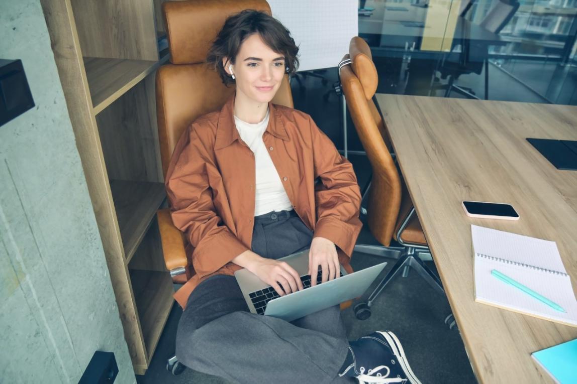 Network operations center displaying monitoring systems for containerized workload management